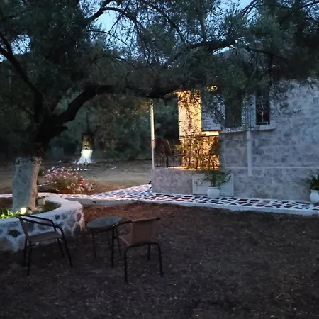 Helios House * Mikros Gialos